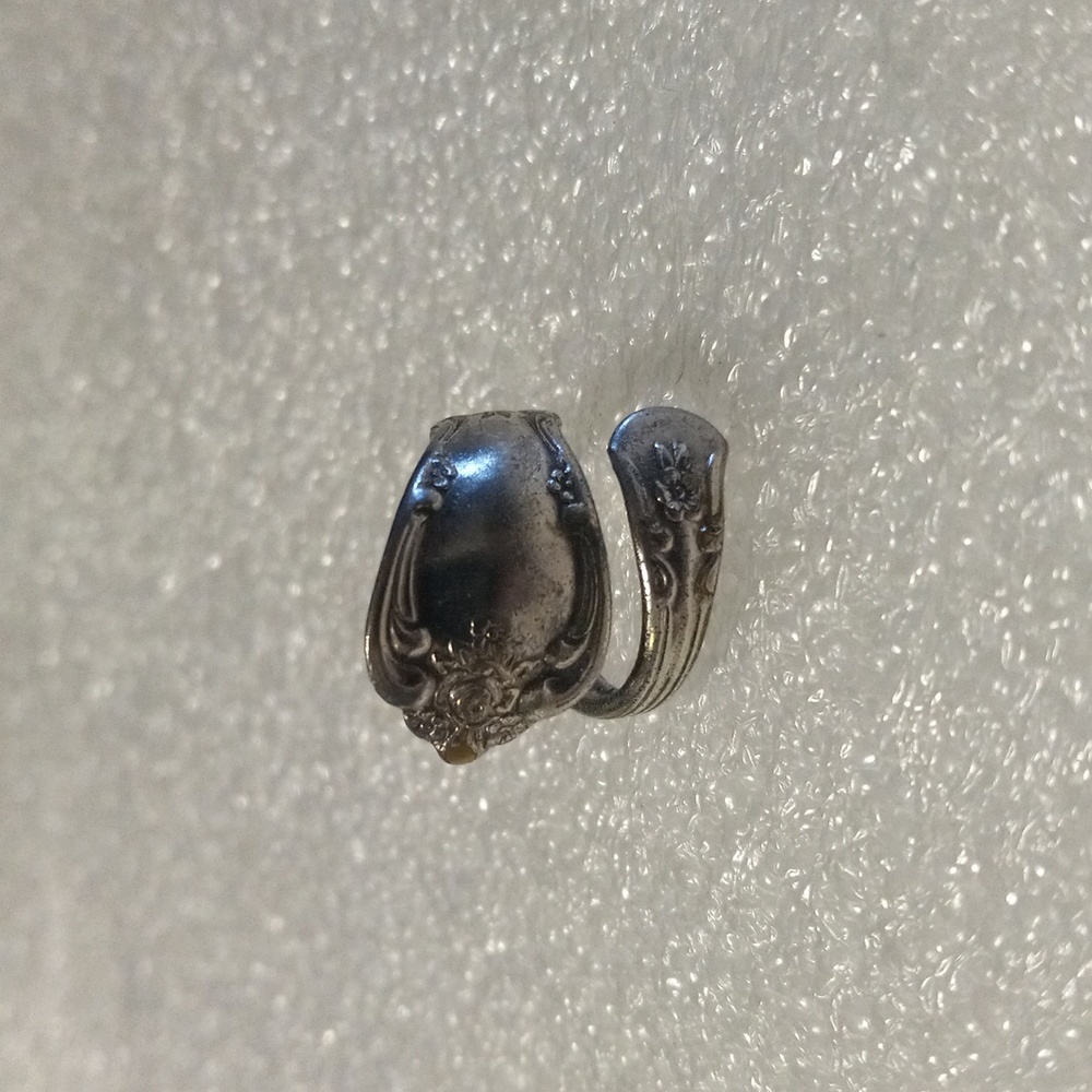 Ladies ring - Picture 2 of 3